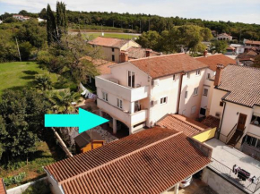 Apartments Sain with garden terrace near the beach